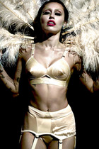 Free porn pics of Miley Cyrus  13 of 93 pics