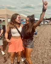 Free porn pics of Heiße Festivalschlampen von einer emhr ? 13 of 23 pics