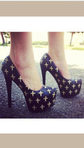 Free porn pics of Shoes a Sissy Did Not Know She Needed 86 of 127 pics