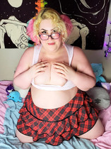 Free porn pics of Une Magnifique Grosse Truie Grasse de Partout sauf des Nichons 2 of 143 pics