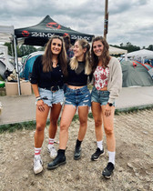 Free porn pics of Heiße Festivalschlampen von einer emhr ? 7 of 23 pics