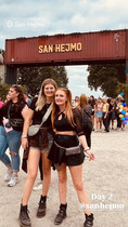 Free porn pics of Heiße Festivalschlampen von einer emhr ? 11 of 23 pics