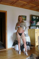 Free porn pics of Mom, can you strip a little for me? 18 12 of 59 pics