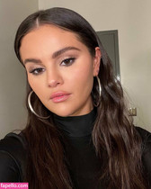 Free porn pics of Selena Gomez  50 of 127 pics