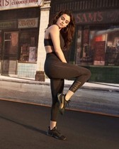 Free porn pics of Selena Gomez 17 of 77 pics